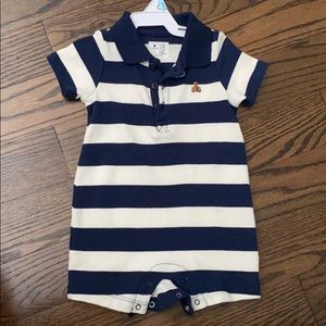 Baby gap onesie